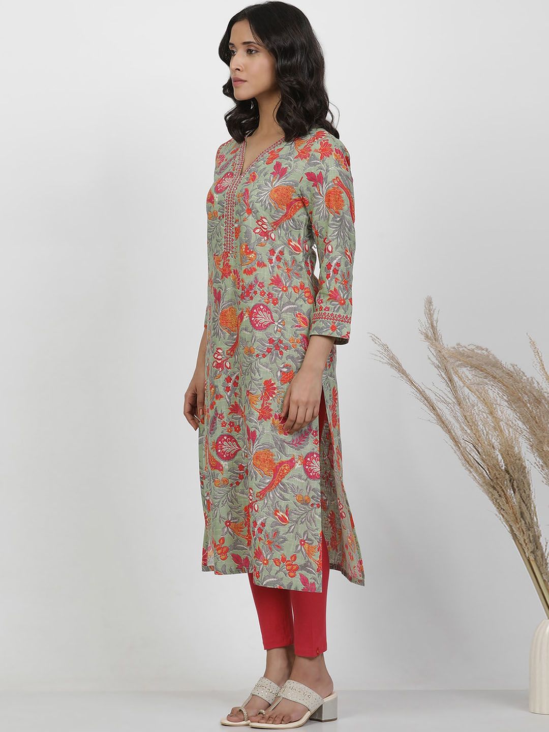 W Floral Printed V-Neck Pure Cotton Straight Kurta