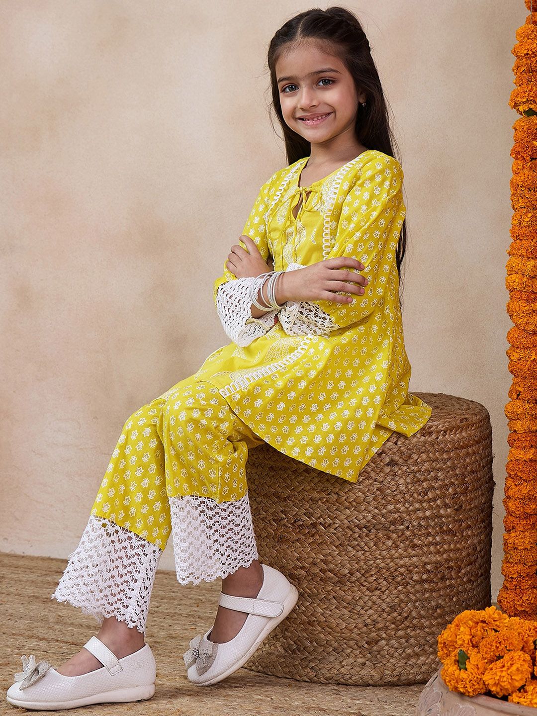 pspeaches Girls Paisley Printed Tie-Up Neck A-Line Kurta With Trousers