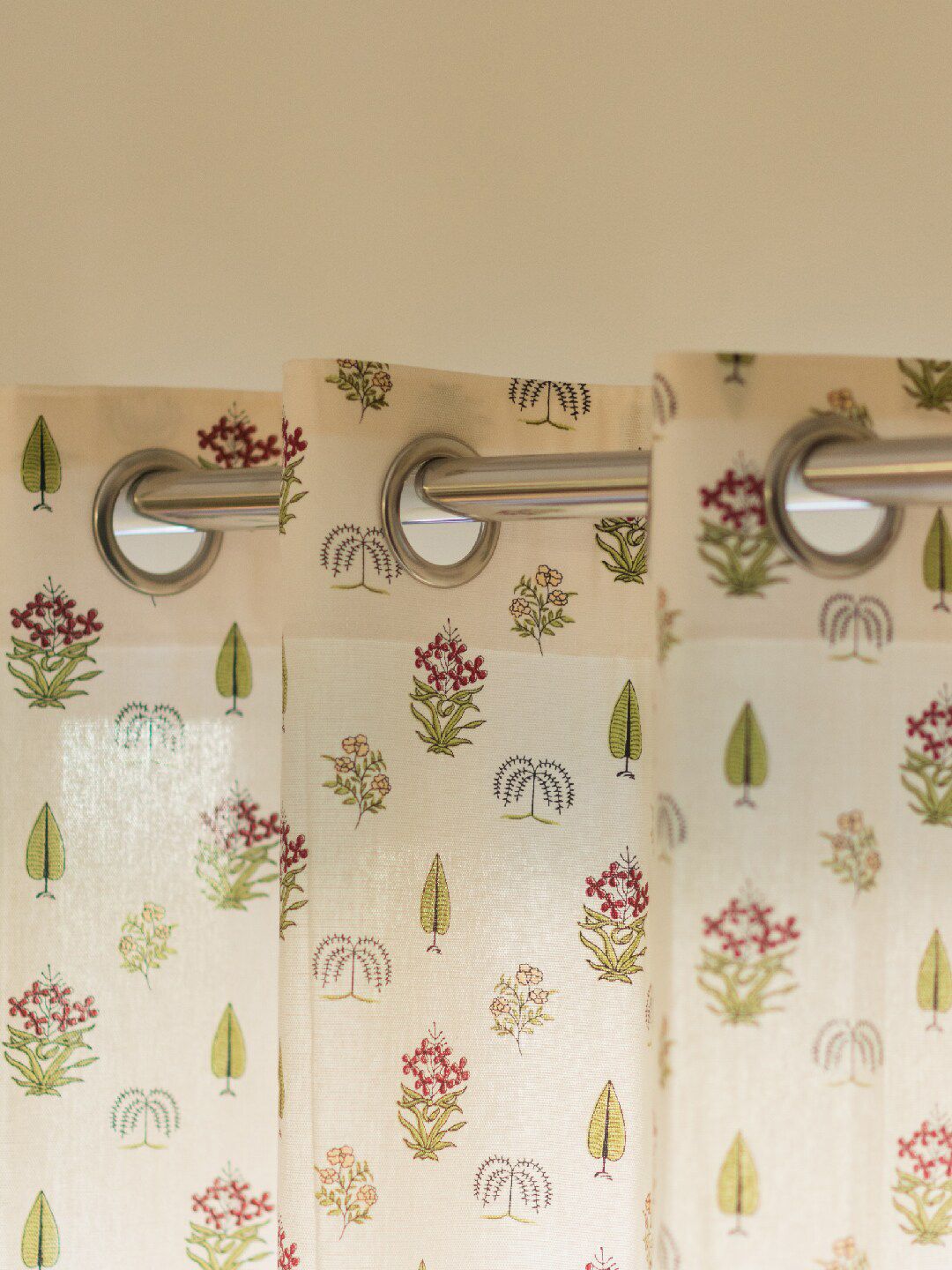 URBAN SPACE Off White & Red 2-Pieces Ethnic Motifs Printed Cotton Window Curtains