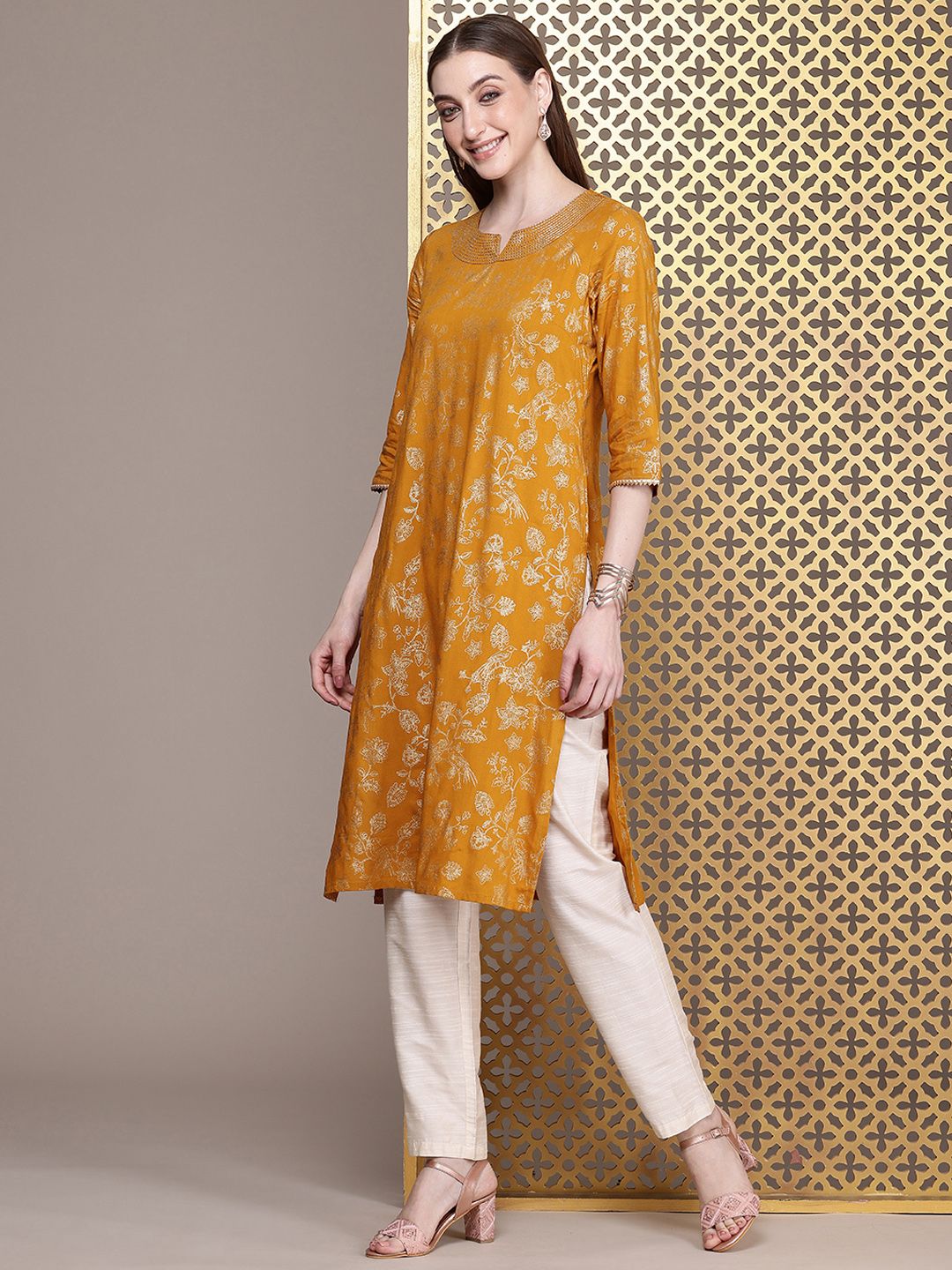 House of Pataudi Floral Printed Thread Work Detail Jashn Kurta