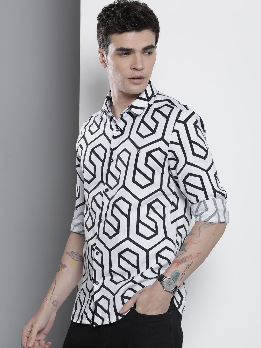 The Indian Garage Co Men Slim Fit Opaque Printed Party Shirt