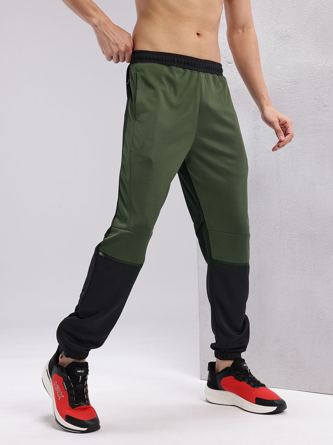 HRX by Hrithik Roshan Men Colourblocked Rapid-Dry Running Joggers