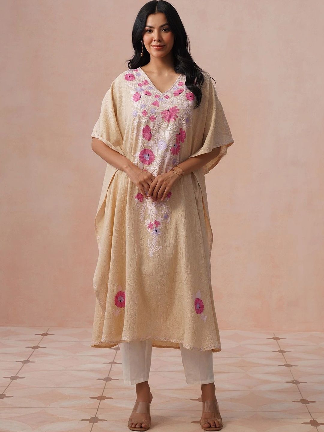 House of Chikankari Women Floral Extended Sleeves Kerja Benang Floral Crepe Kaftan Kurta