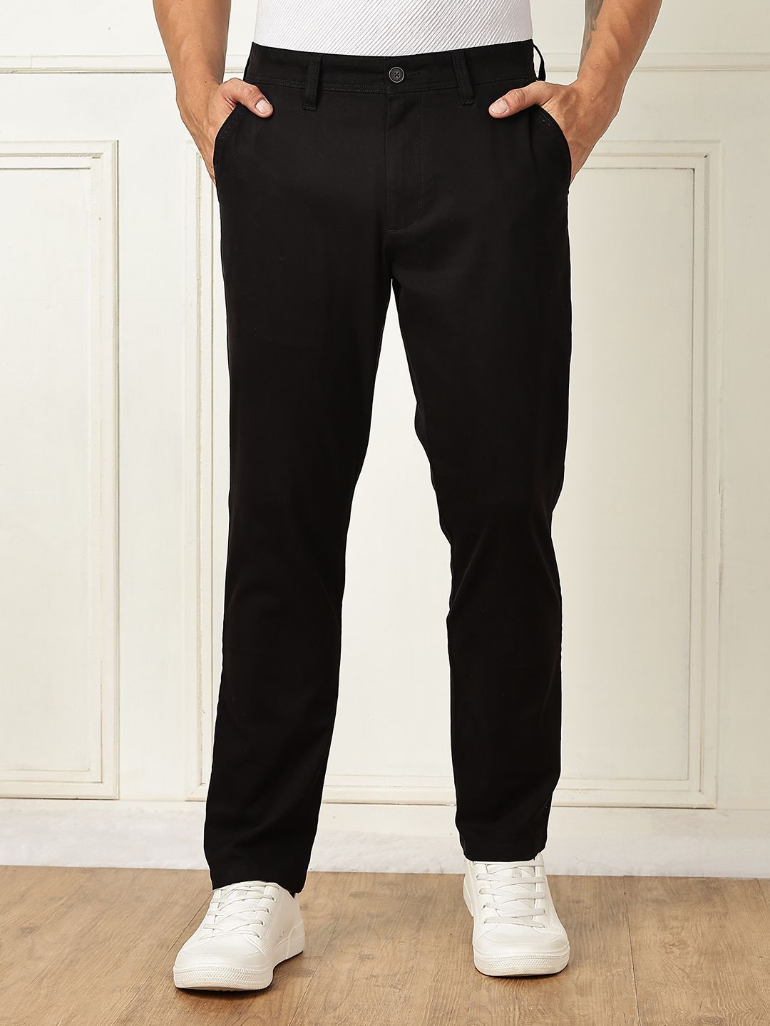Thomas Scott Men pepejal Smart Straight Fit Mid-Rise Casual Chinos