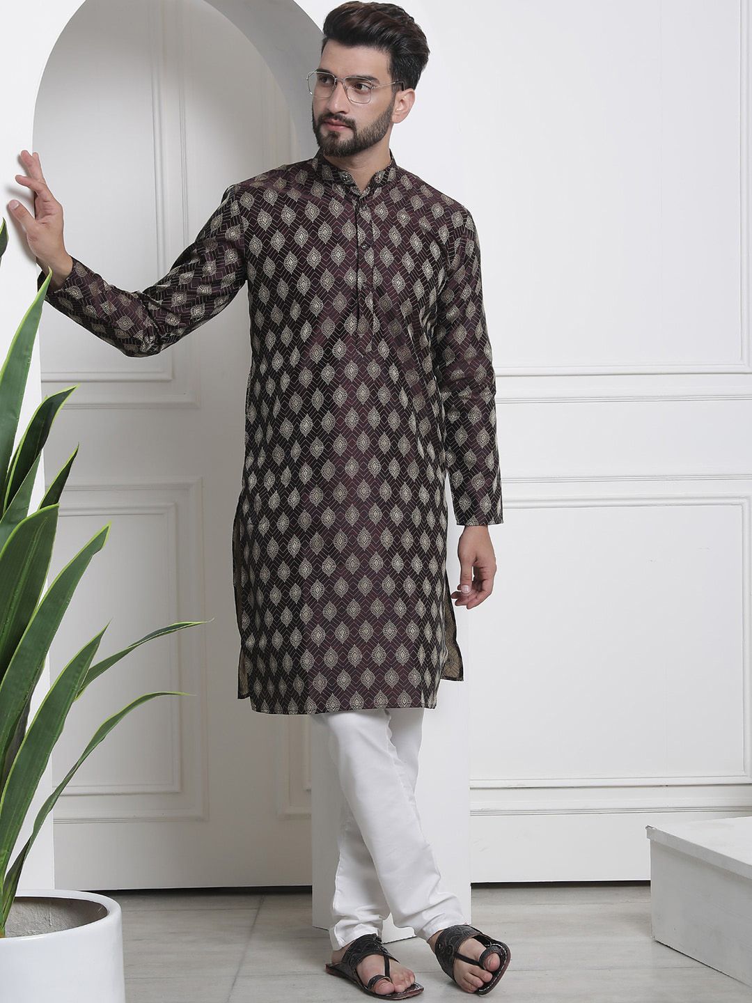 SOJANYA Kolar Mandarin Zari Motif Etnik Kurta