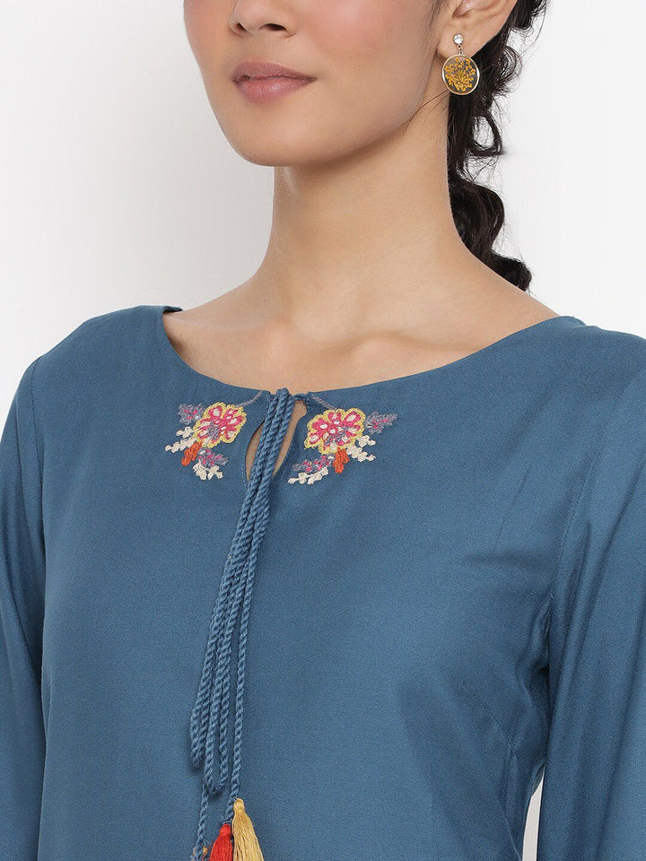 W Women Teal Flared Sleeves Thread Work Kurta