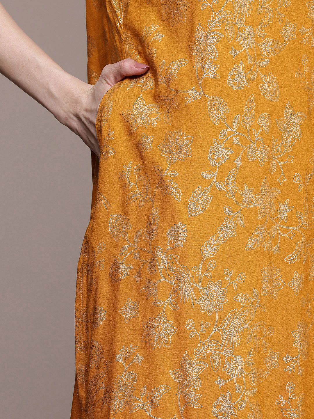 House of Pataudi Floral Printed Thread Work Detail Jashn Kurta