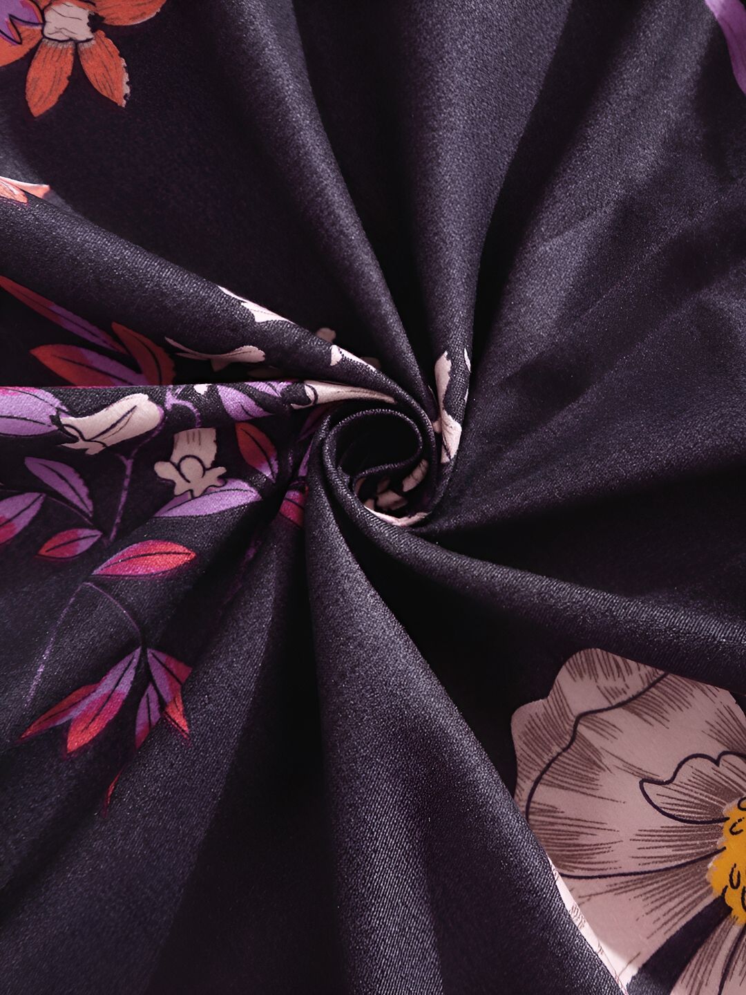 KLOTTHE Purple & Red Floral 300 TC Double King Bedsheet With 2 Pillow Covers