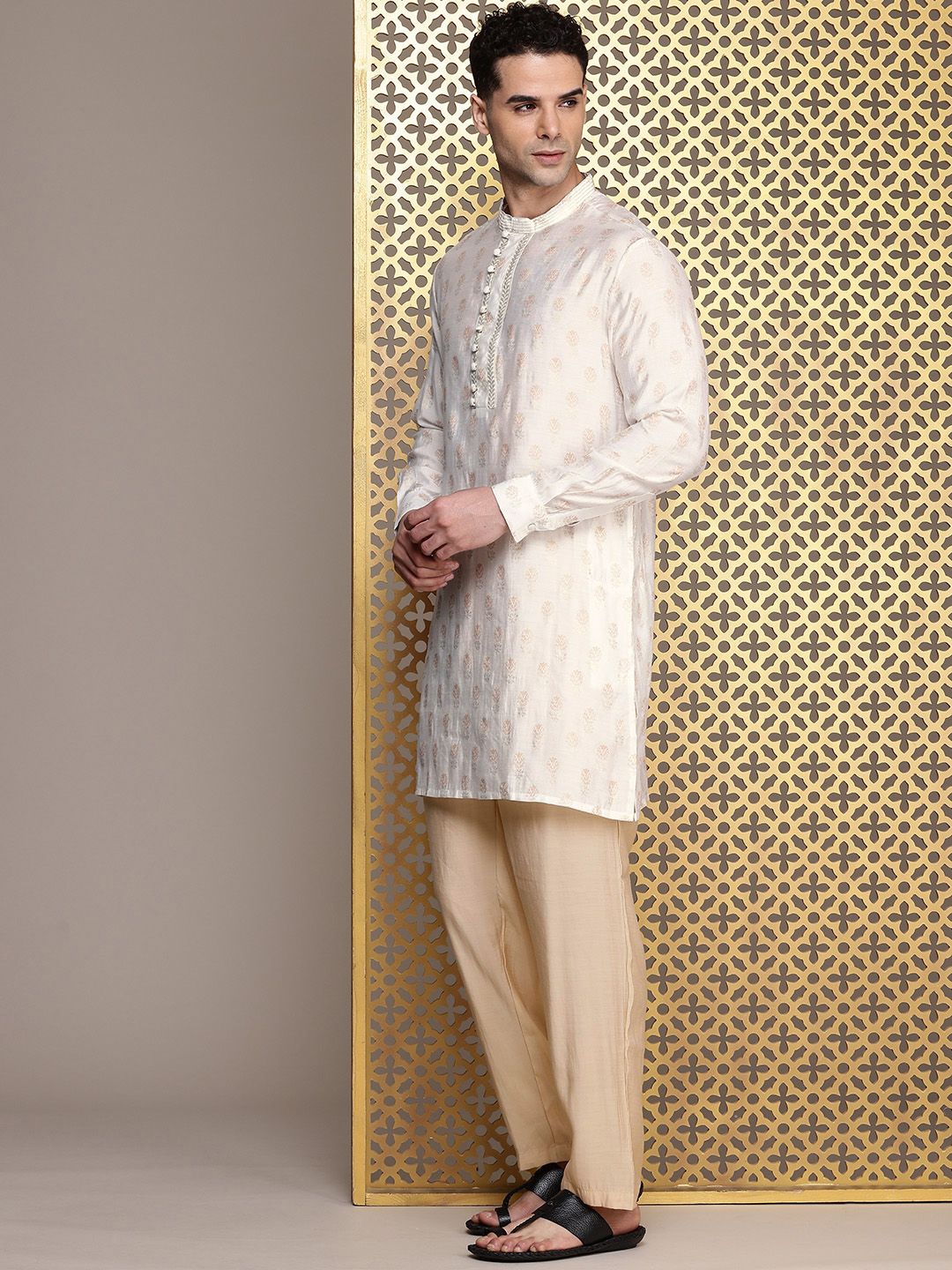 House of Pataudi Floral Printed Regular Jashn Kurta with Trousers