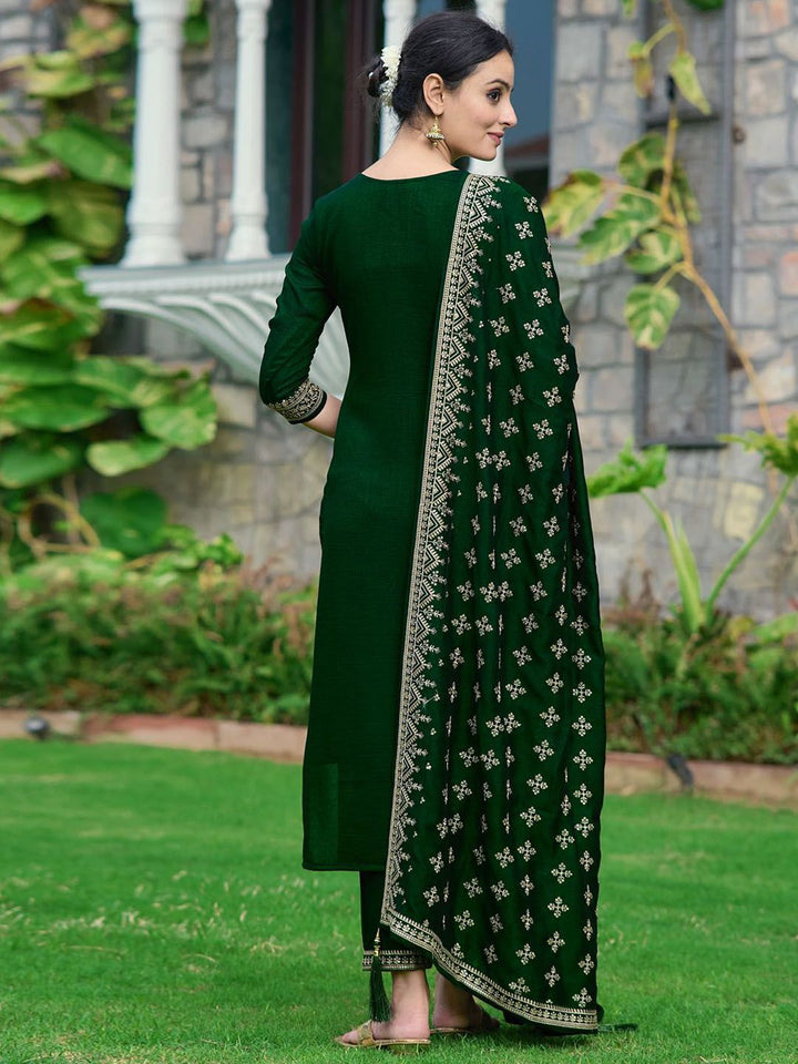 Motif etnik Kalini bersulam dengan kurta lurus dengan seluar & dupatta