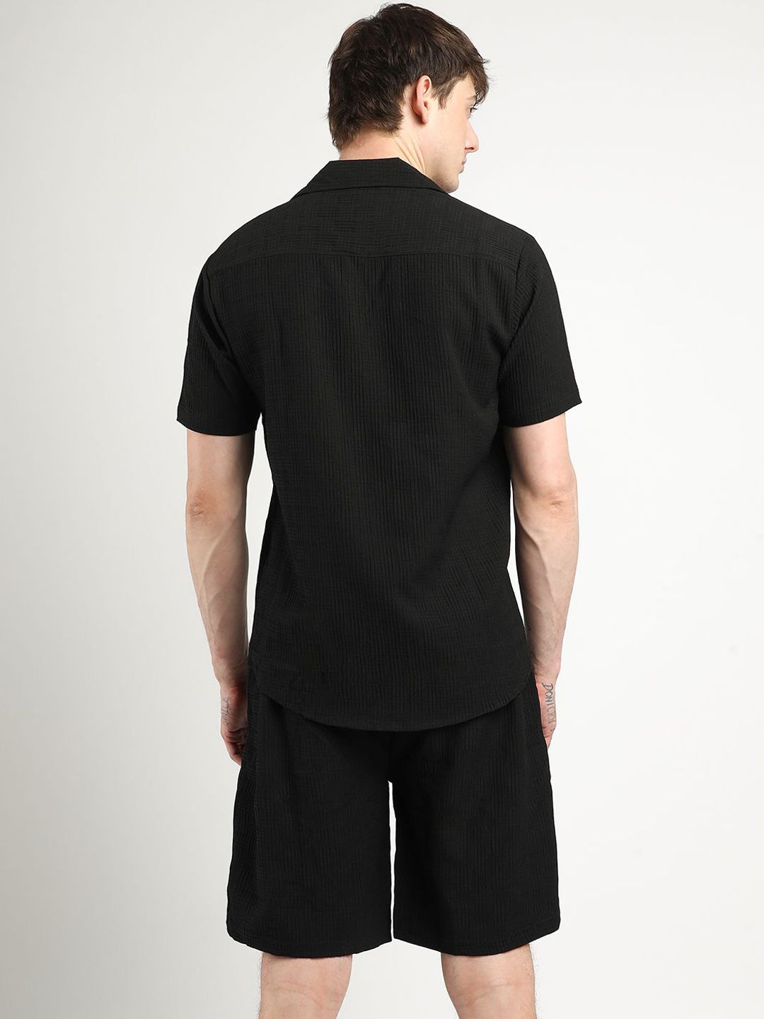 Campus Sutra Shirt Collar Neck Shirt & Flared Shorts Co-Ords