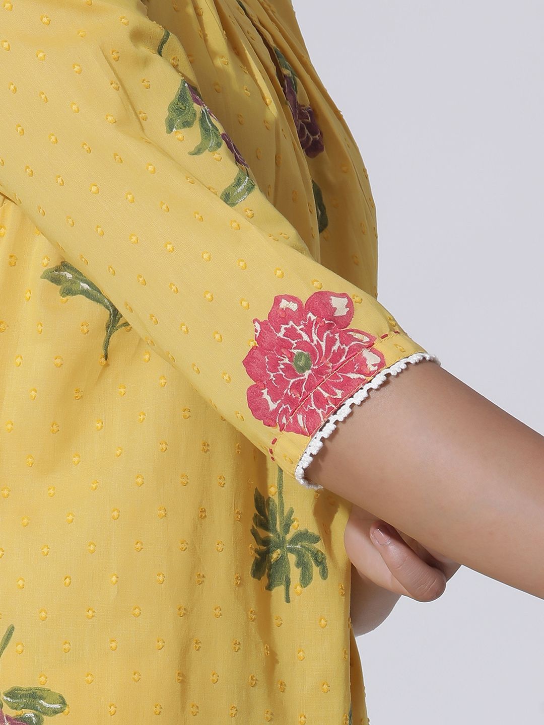 W Floral Printed Keyhole Neck Regular Thread Work Pure Cotton Kurta With Trousers