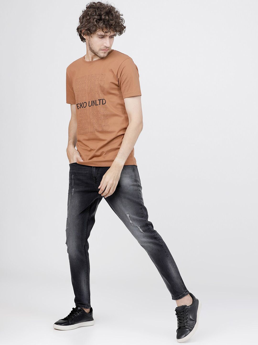 HIGHLANDER Men Grey Tapered Fit Mid-Rise Low Distress Jeans