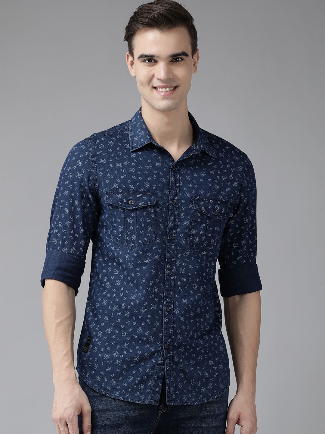 SPYKAR Men Pure Cotton Slim Fit Micro Ditsy Floral Printed Casual Shirt