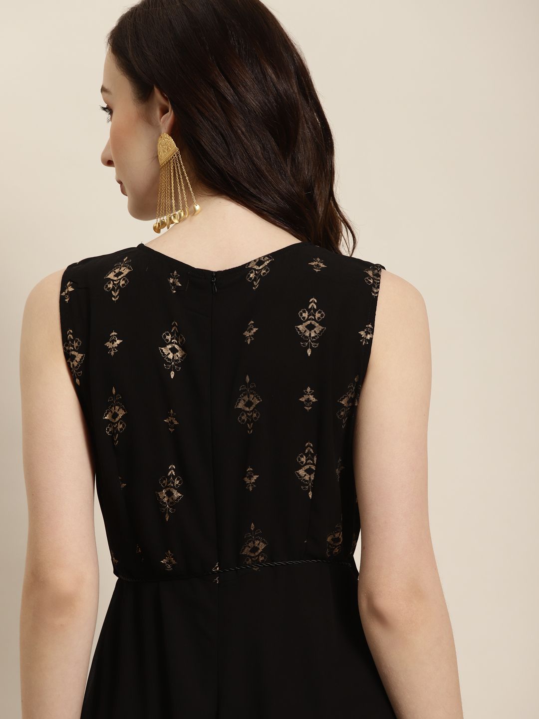 Shae by SASSAFRAS Black & Gold-Coloured Ethnic Motifs Foil Dhoti Dress