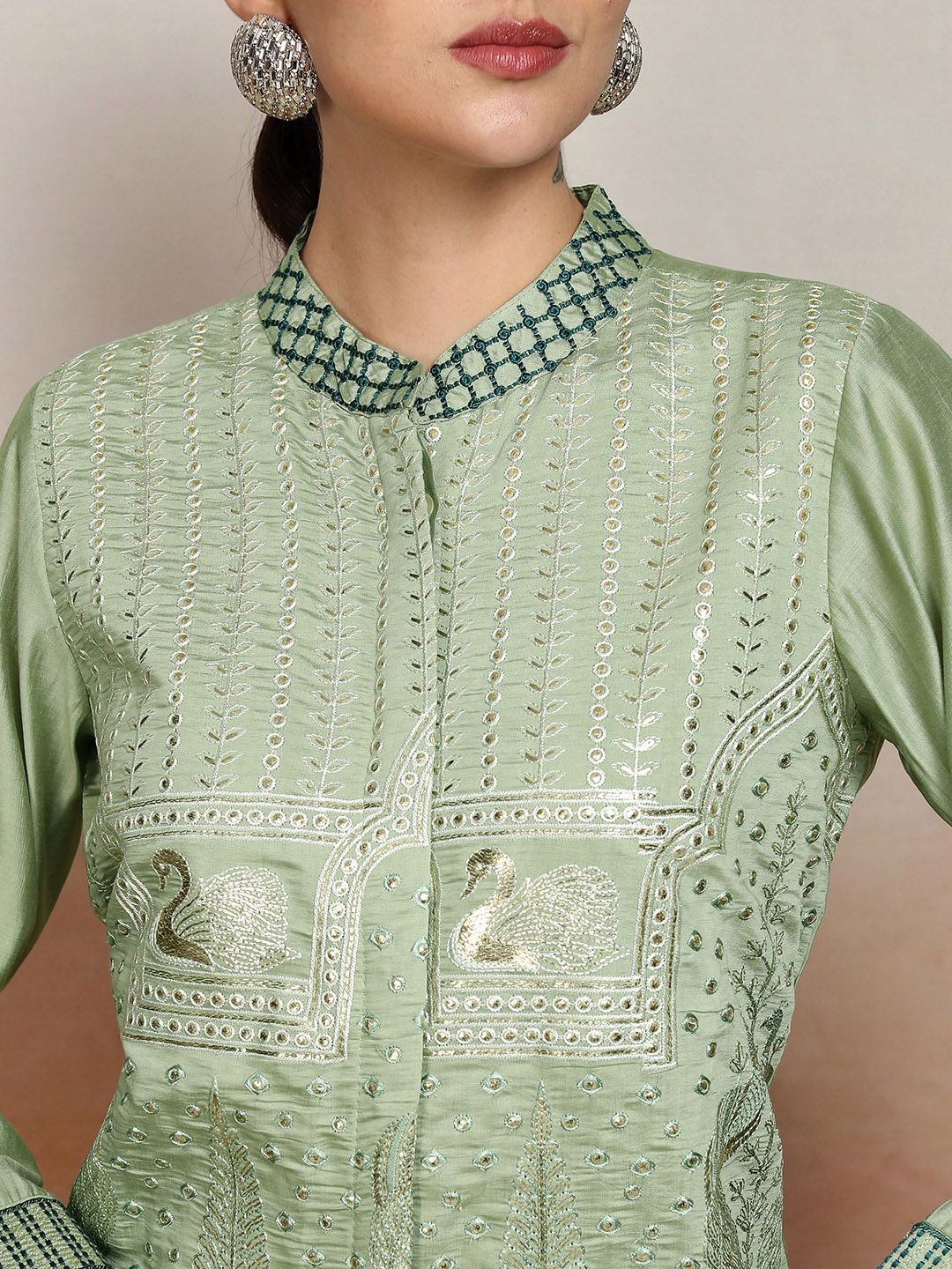 Vishudh Mandarin Collar Embroidered Kurta With Trouser
