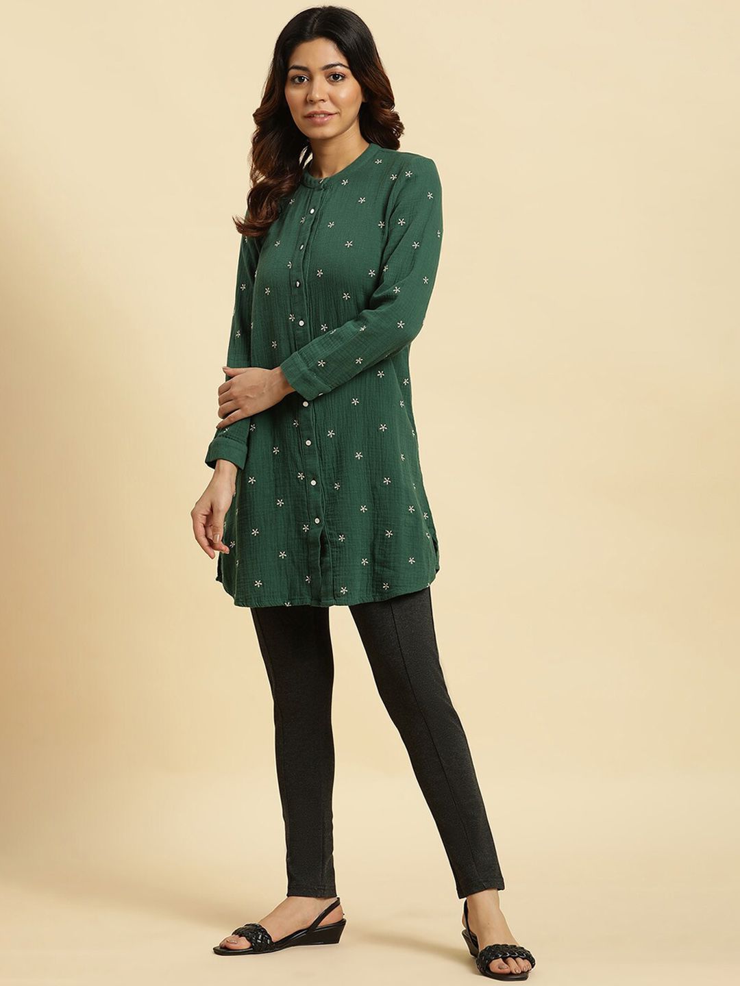 W Women Slim Fit Mid-Rise Plain Trousers