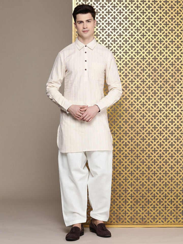 House of Pataudi Men Woven Design Regular Jashn Kurta With Pajamas Set