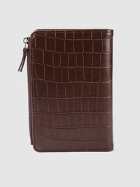 Lino Perros Women Textured Passport Holder