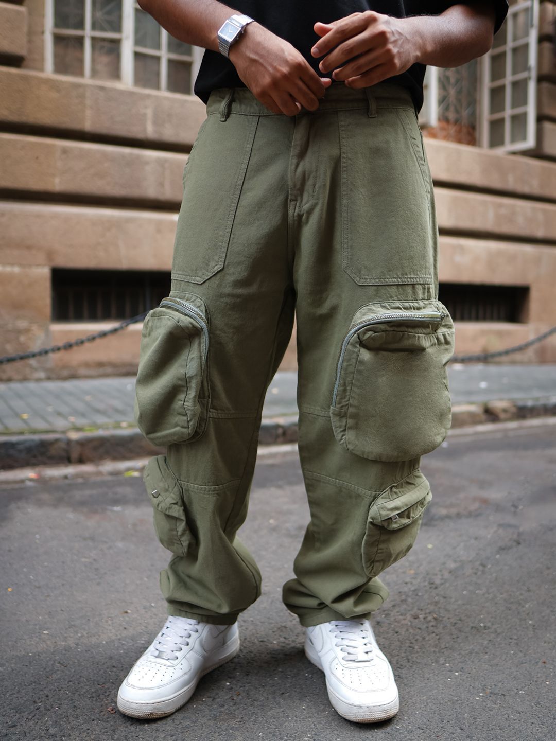 Powerlook Men Cotton Mid-Rise Baggy Fit Cargo Trousers