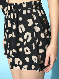 Berrylush Women  Black Printed Top with  Shorts