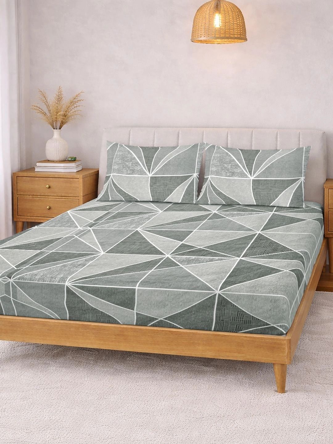 Moda Rapido X KLOTTHE Grey & White Geometric 300 TC King Bedsheet with 2 Pillow Covers