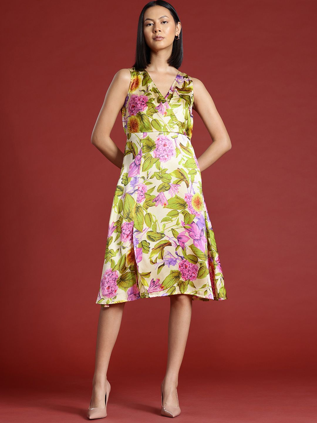 all about you Floral Printed Satin-Finish Wrap Dress
