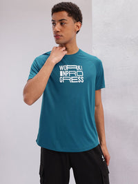HRX oleh Hrithik Roshan Typography Print T-Shirt Latihan Rapid-Dry
