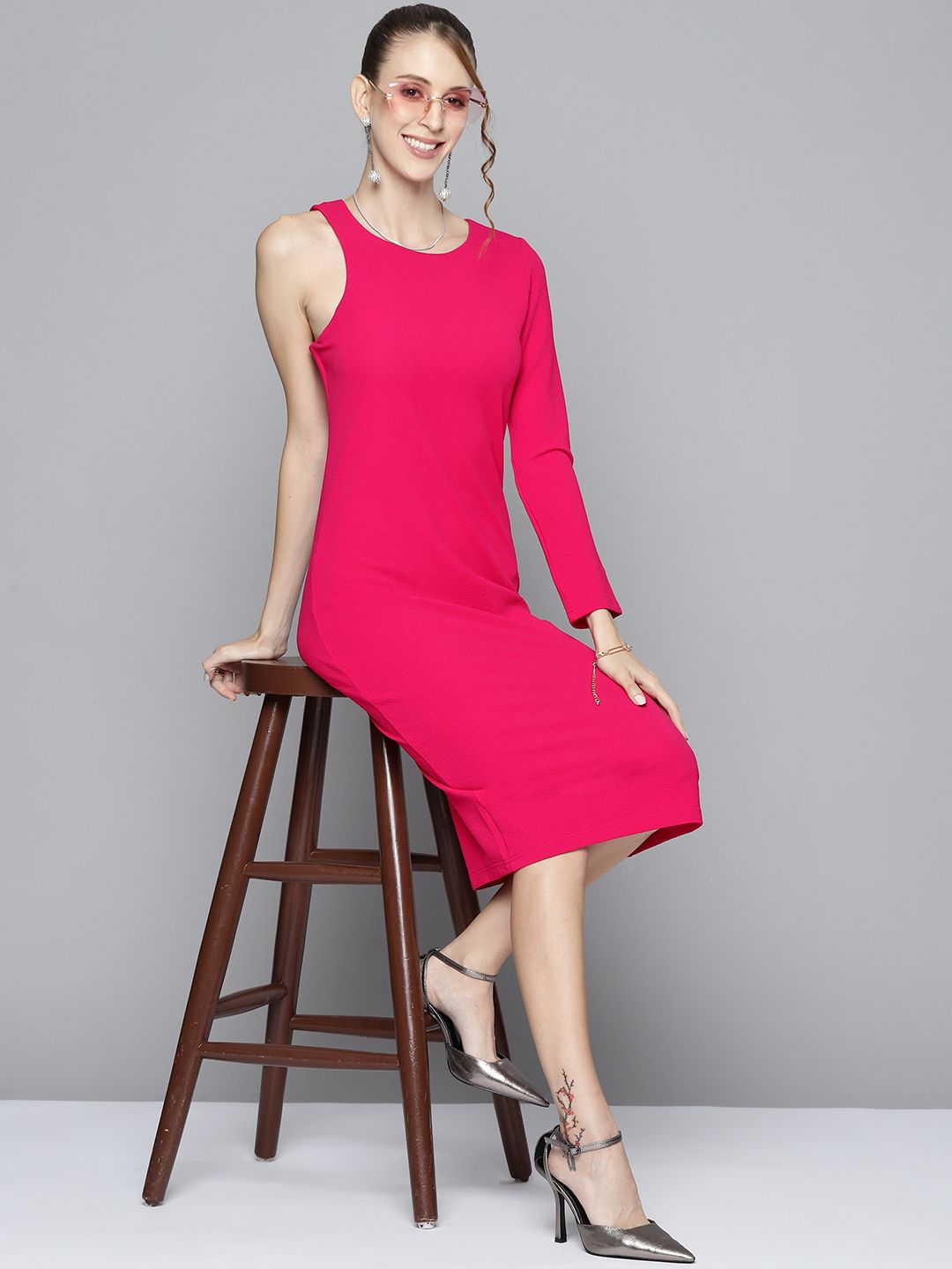 SASSAFRAS Women Fuchsia Textured One Shoulder Sheath Midi Dress