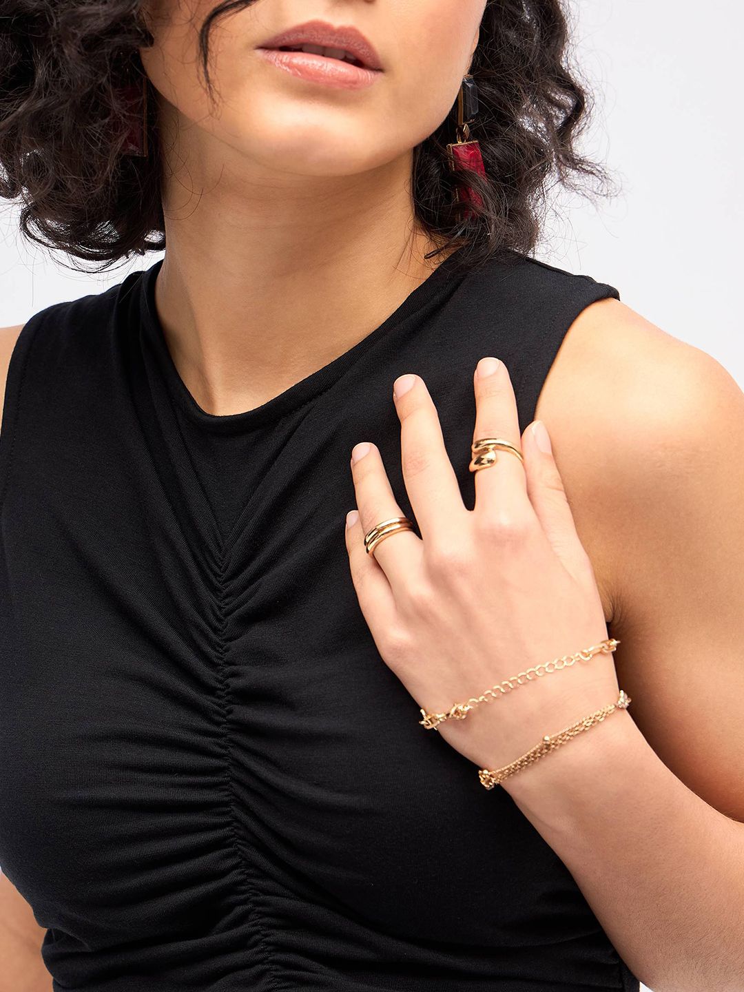 SASSAFRAS Black Sleeveless Ruched Fitted Top