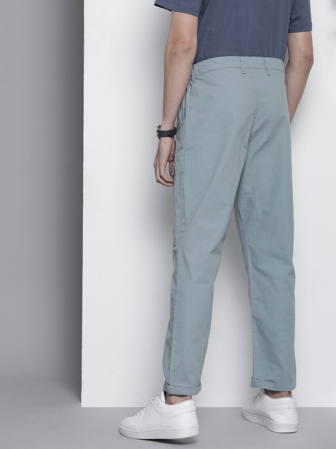 The Indian Garage Co Men Relaxed Fit Ripstop Cargo Trousers