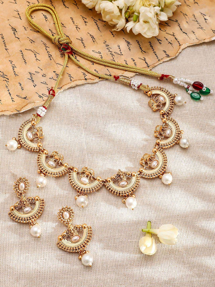 Rubans 18K Titisan Mutiara Putih Berlarutan Emas Dan Set Kalung Kundan Kundan