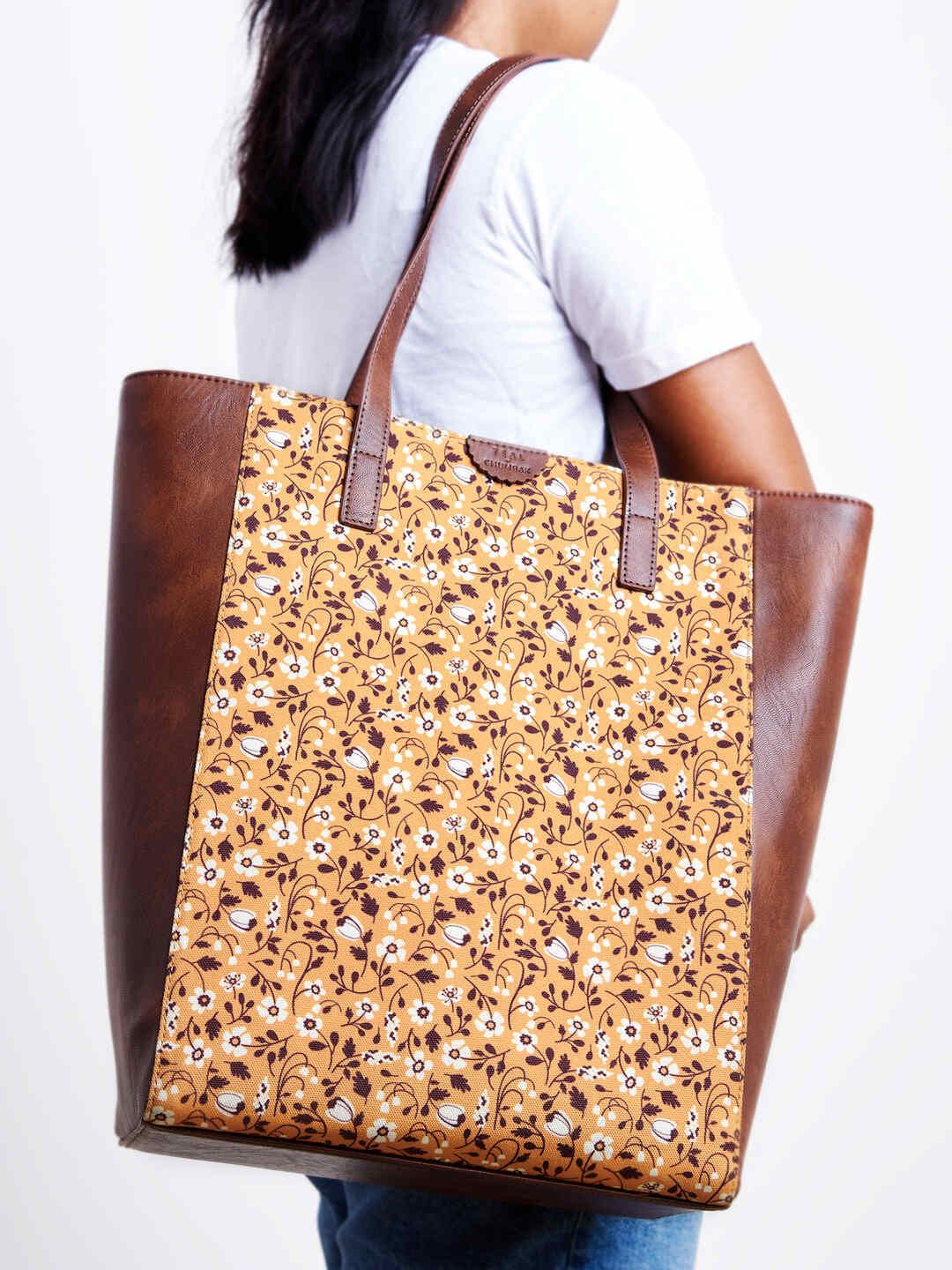 TEAL BY CHUMBAK Women Floral Printed Canvas Shopper Tote Bag