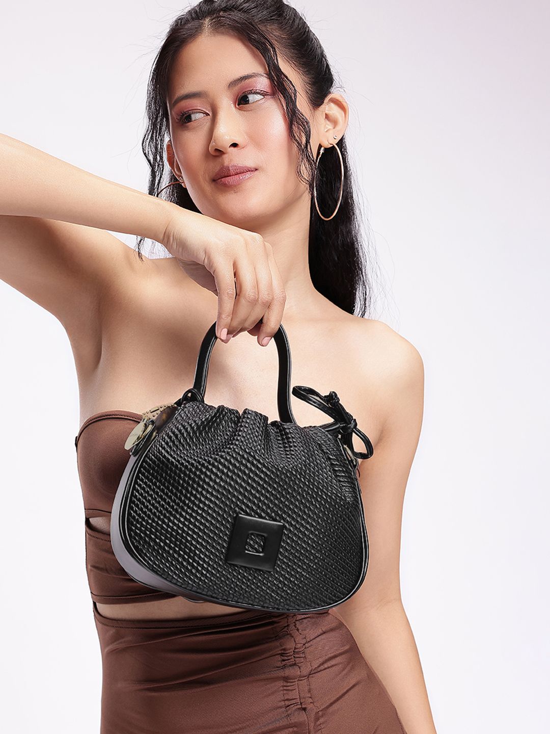 DressBerry Textured Bucket Handheld Bag