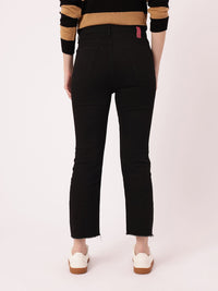 DressBerry Women Classic Touch Stretchable Frayed Cropped Jeans