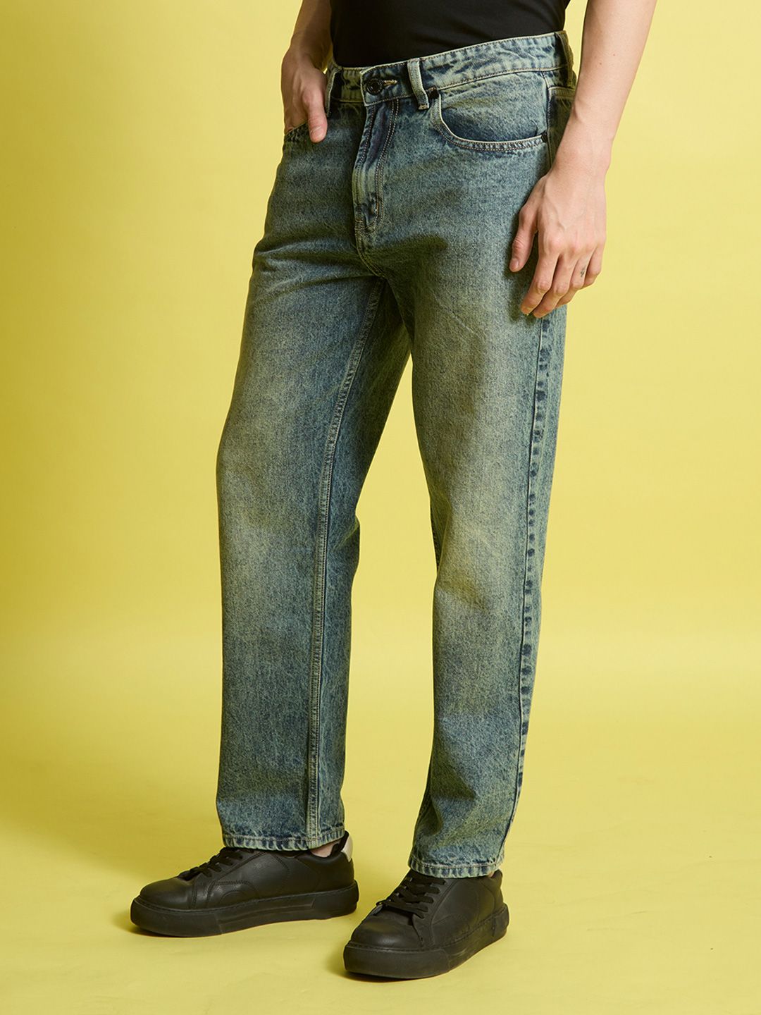 Bene Kleed Men Relaxed Fit Light Fade Jeans
