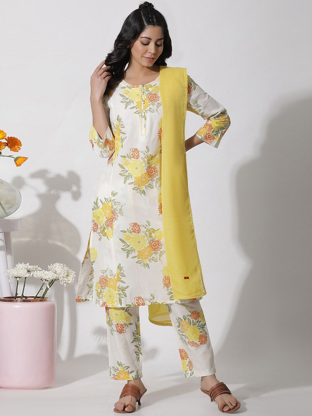 W Floral Printed Regular Thread Work Pure Cotton Kurta with Trousers & Dupatta