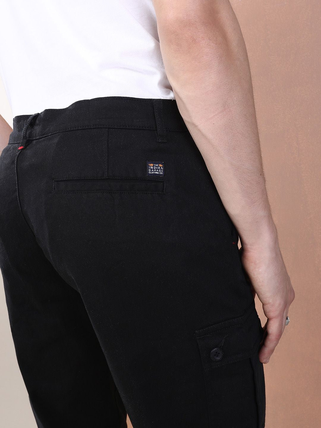 Lelaki garaj India yang langsing joggers pepejal