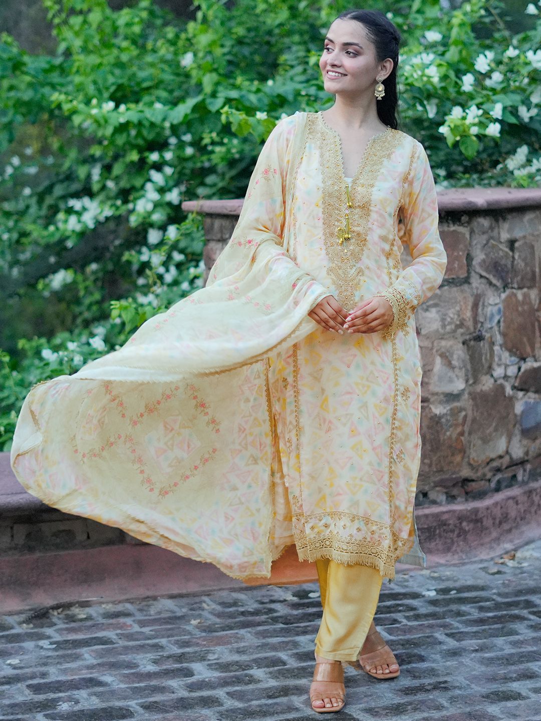 Libas Ethnic Motifs Printed Sweetheart Neck Long Sleeves Kurta Set