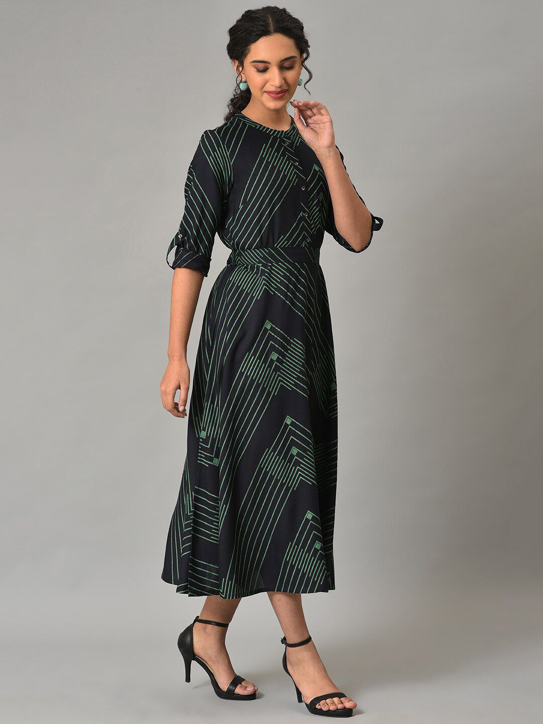 W Geometric Printed Roll-Up Sleeves Midi Dress