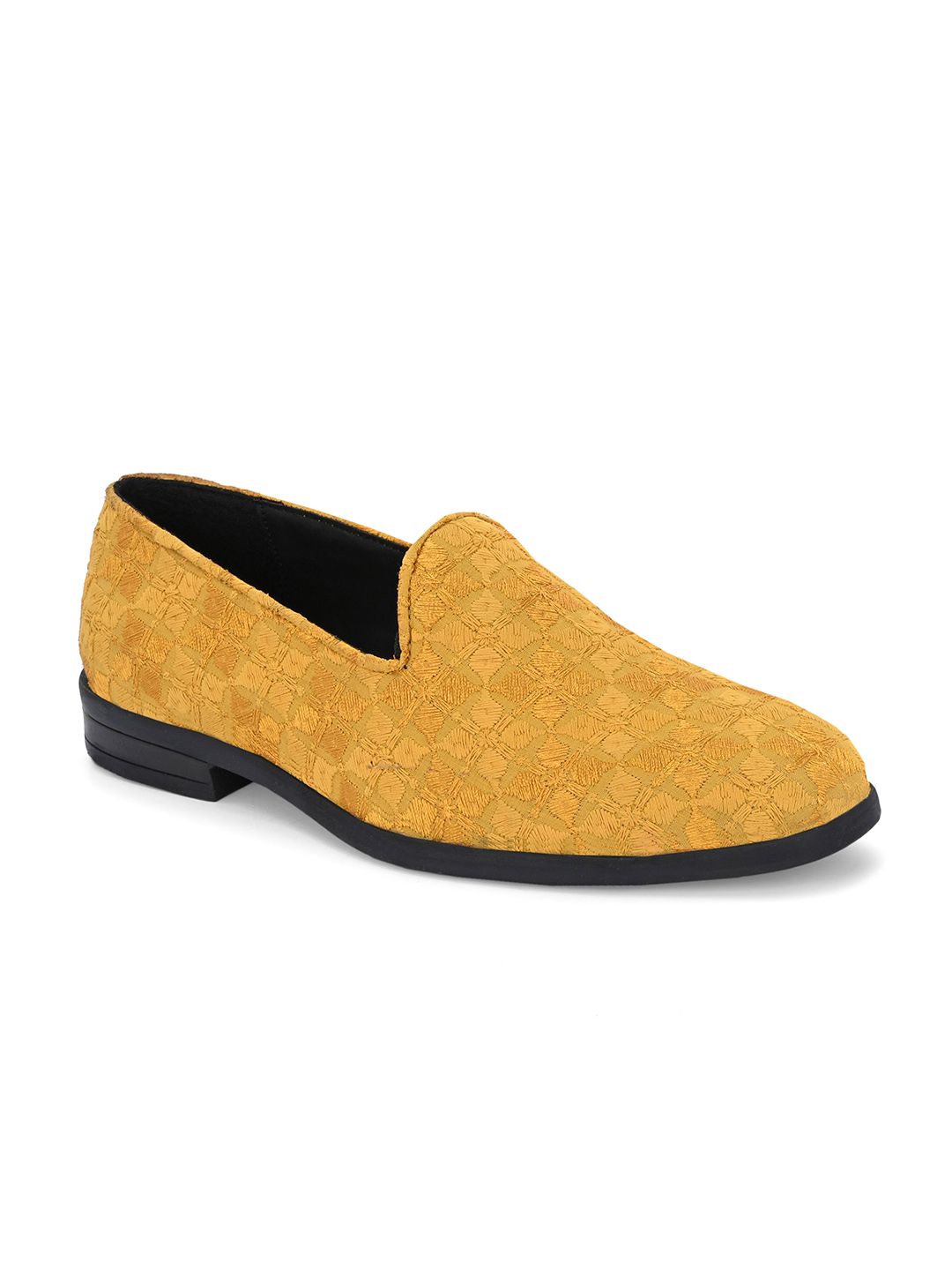 House of Pataudi Men Embroidered Ethnic Embellished Mojaris