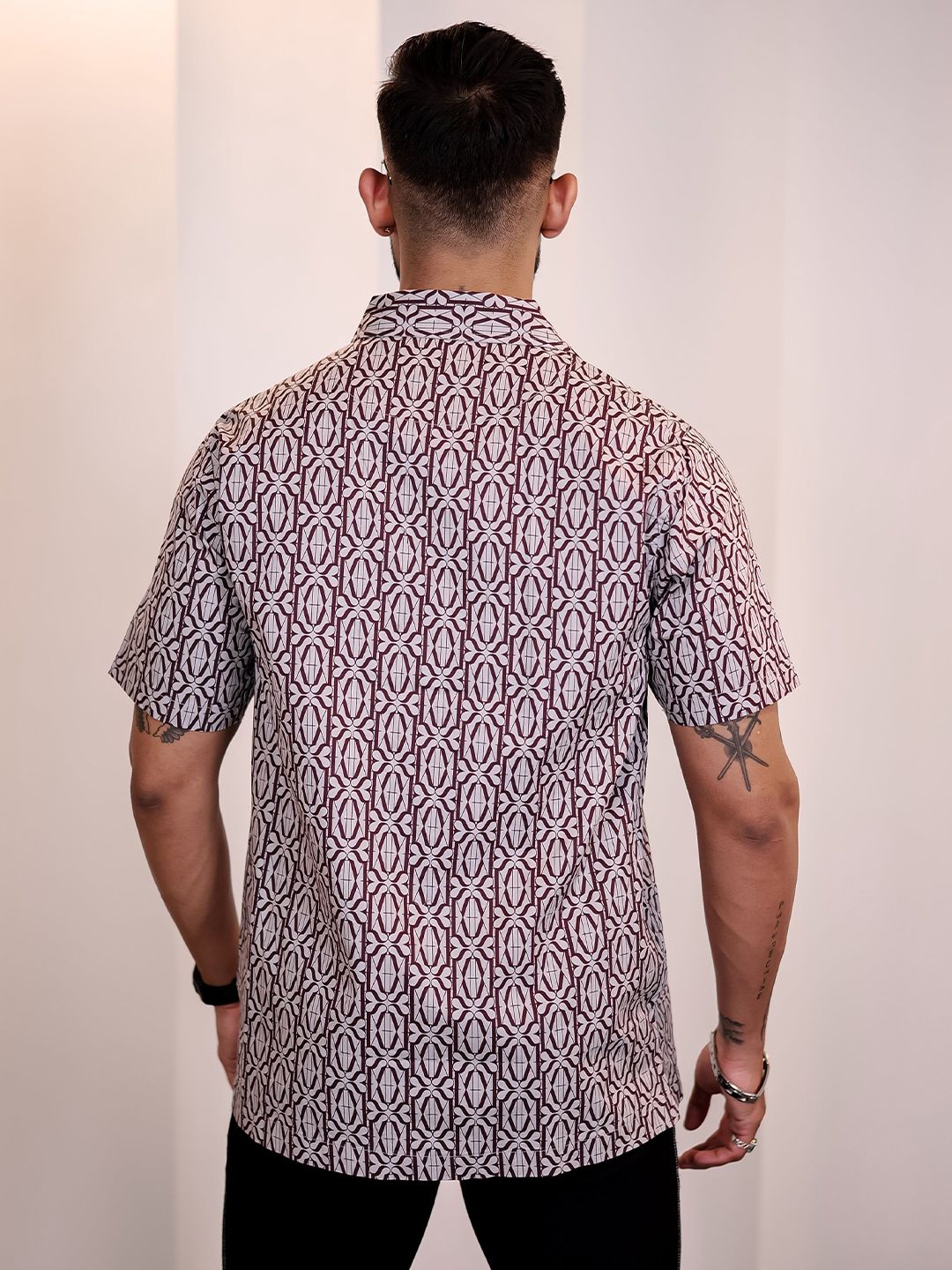 Baju Kasual Kapas Kolar Bercetak Abstrak Eszett Lelaki