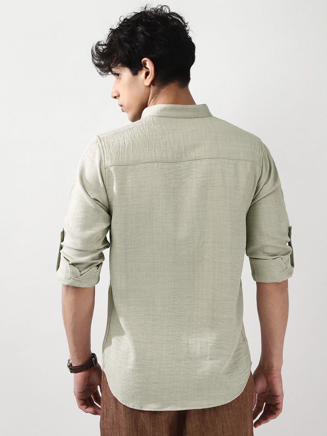Urbano Fashion Men Light Grey Solid Linen Full Sleeve Relaxed Fit Mandarin Collar Casual Shirt