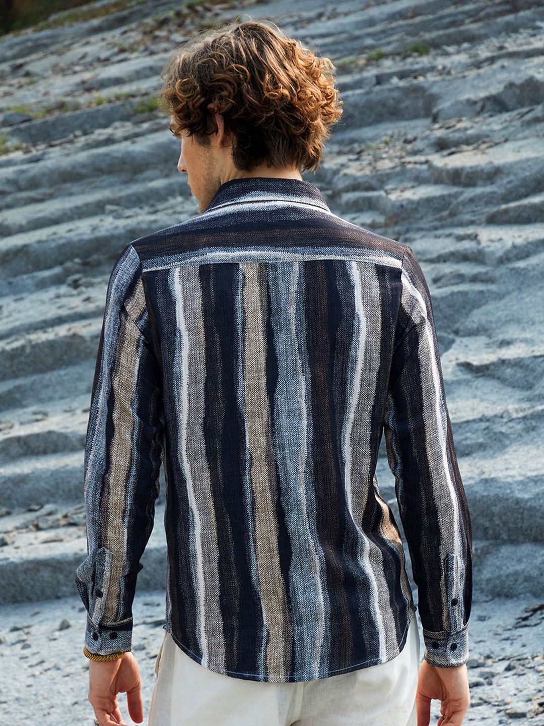 Campus Sutra Men Comfort Striped Casual Shirt