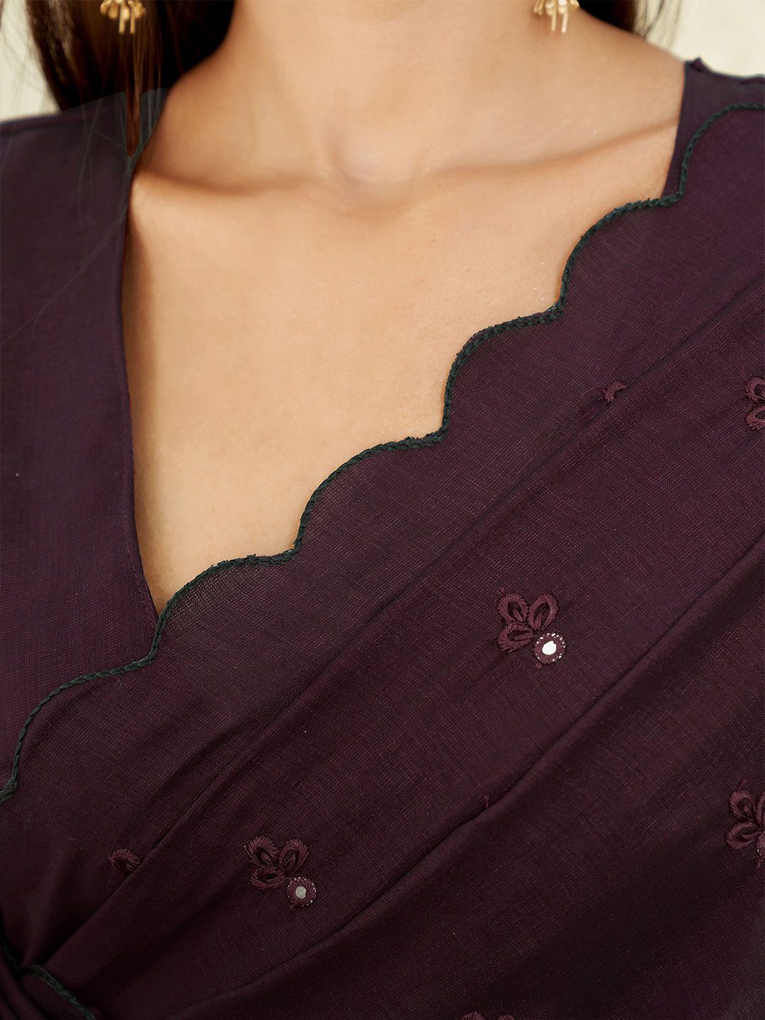Tikhi Imli Solid Mirror Work Saree