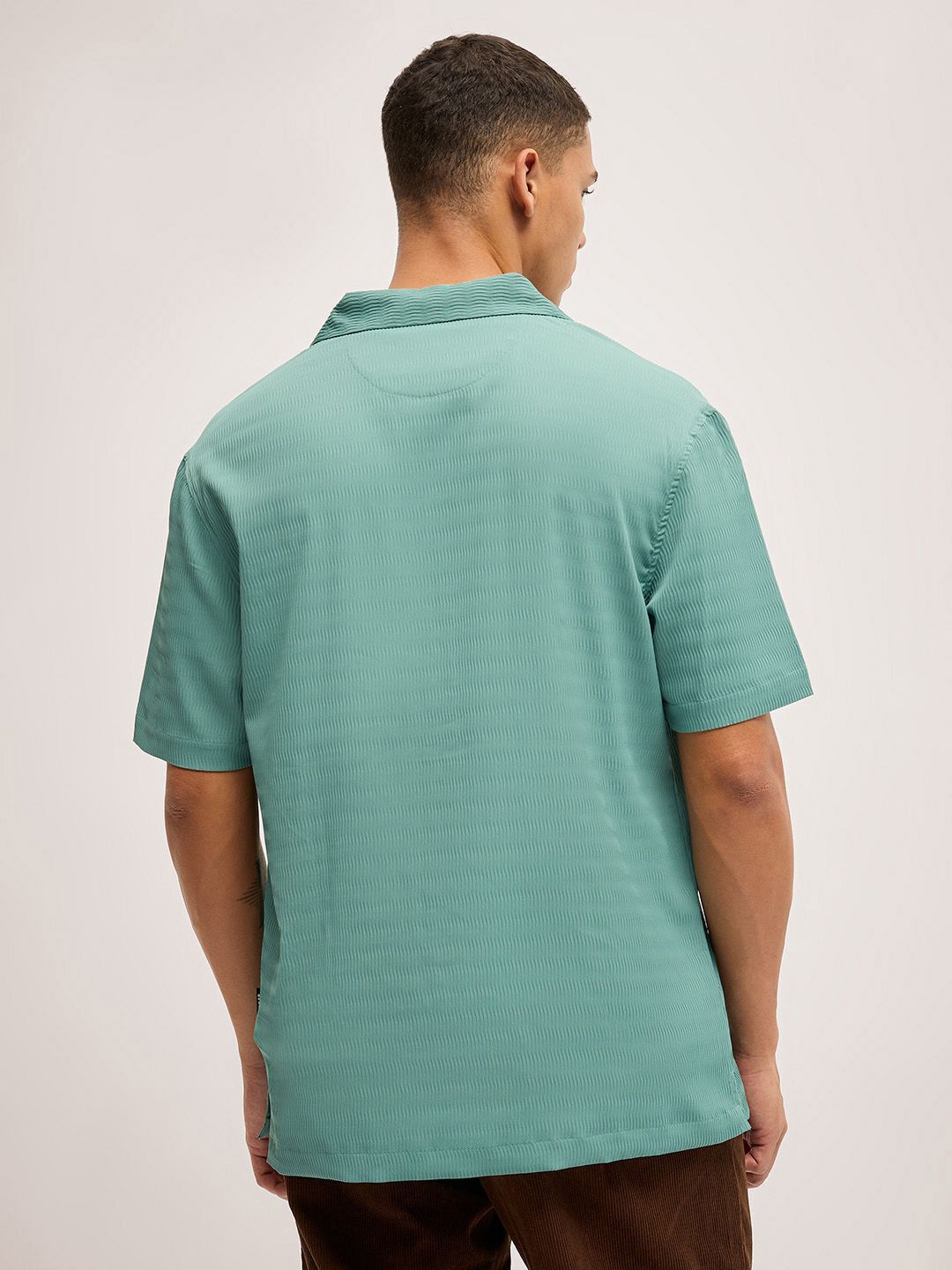 THE BEAR HOUSE Men Cuban Collar Solid Casual Shirt
