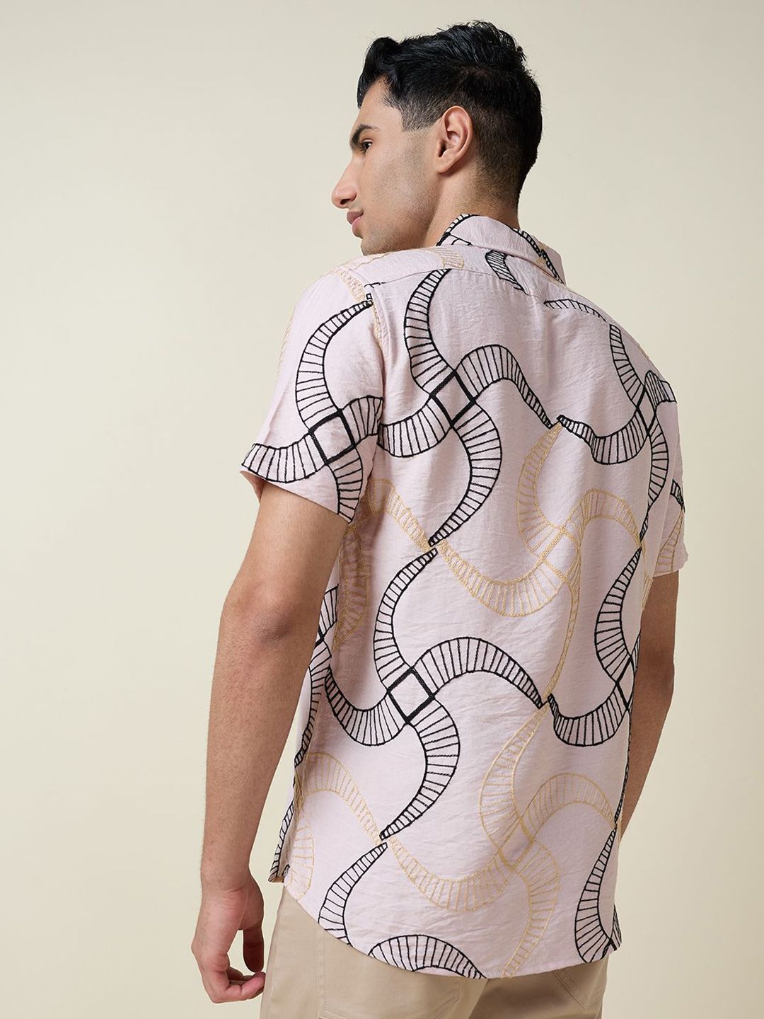 Thomas Scott Men Premium Fit Spread Collar Geometric Printed Casual Shirt