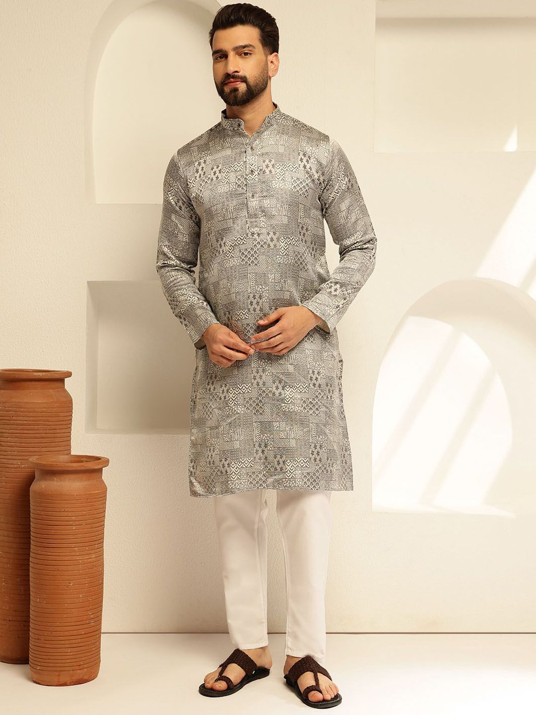 SOJANYA Woven Design Mandarin Collar Straight Kurta