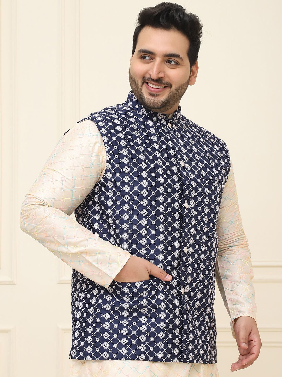 SOJANYA PLUS Men Embroidered Nehru Plus Size Jacket