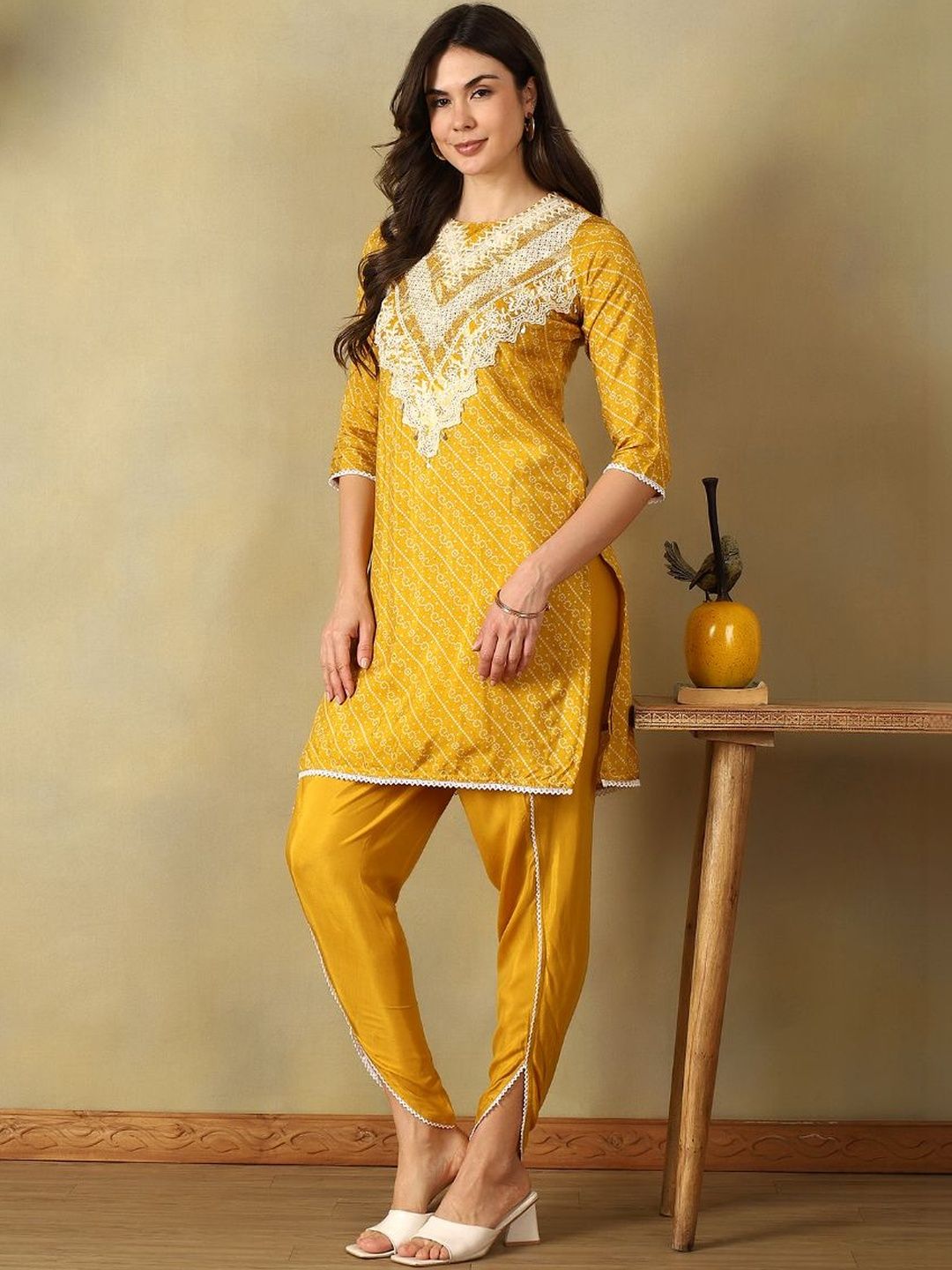 Mamicha Women Leheriya Dyed Regular Thread Work Kurta with Dhoti Pants